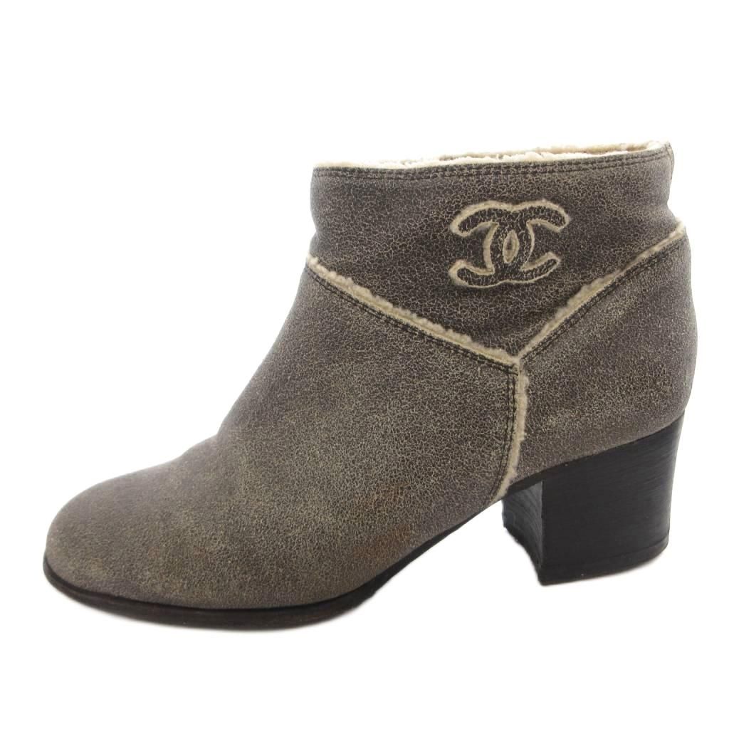Chanel Short Boots CC Logo Chanki Heels Leather 36 Gray — view 2