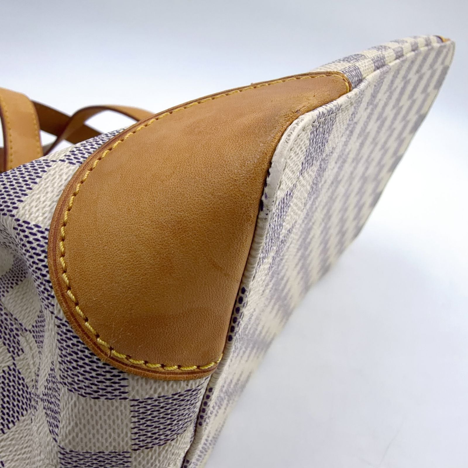 Louis Vuitton Hampstead PM Damier Azur Leather White Light Brown Tote Gold — view 9