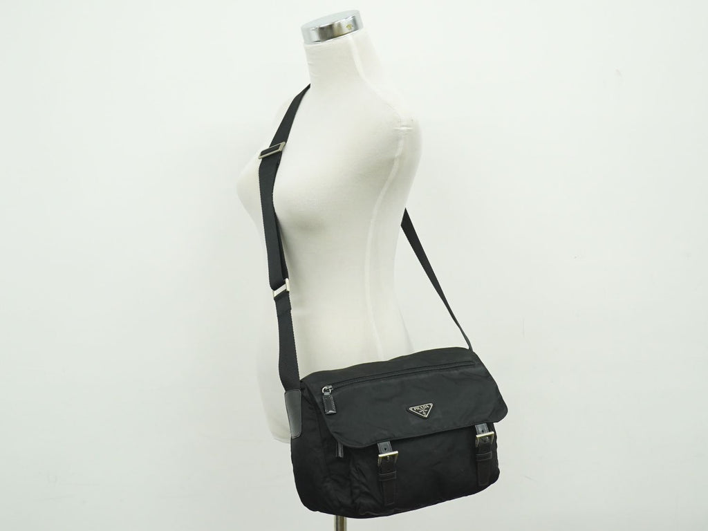 Prada Nylon Shoulder Bag Pochette Black — view 6