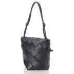 Bottega Venetas Club Maxi Intrecciato Leather Bucket Handbag Black — view 2