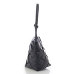 Bottega Venetas Club Maxi Intrecciato Leather Bucket Handbag Black — view 3
