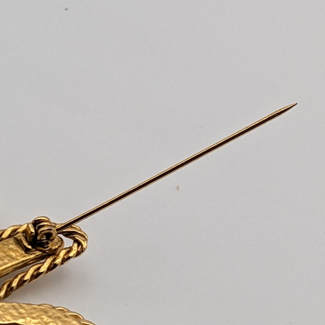 Chanel Brooch CC Logo Gold Sun Vintage — view 6