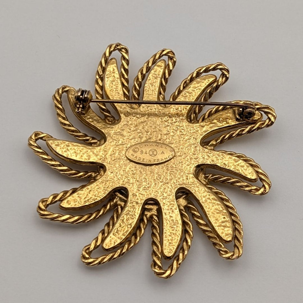 Chanel Brooch CC Logo Gold Sun Vintage — view 4