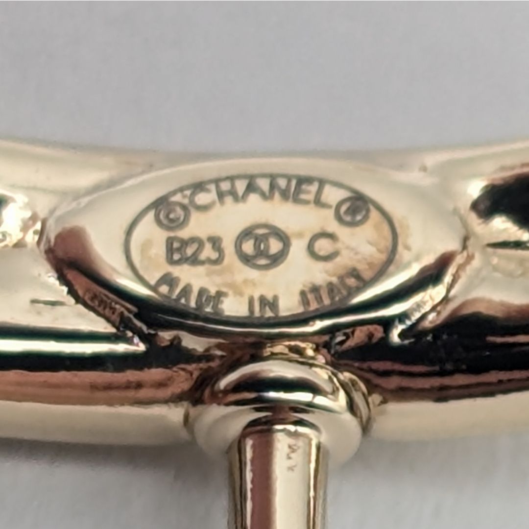 Chanel Brooch CC Logo Turnlock Quilted Bag Motif Gold Black Pin Badge 23c — view 7