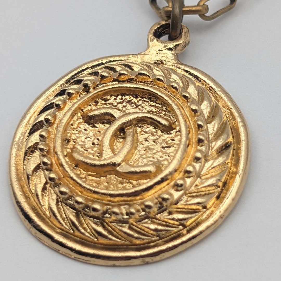 Chanel CC Logo Gold Necklace Round Pendant First Era Vintage — view 2
