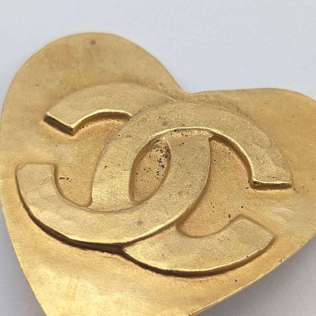 Chanel Earrings CC Logo Gold Vintage Single — view 2
