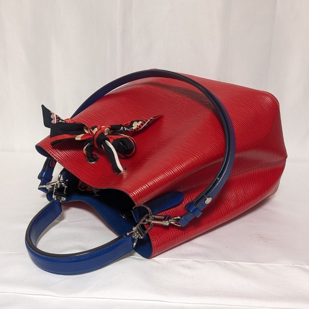 Louis Vuitton Epi Neo Noe Red 2-Way Shoulder — view 3