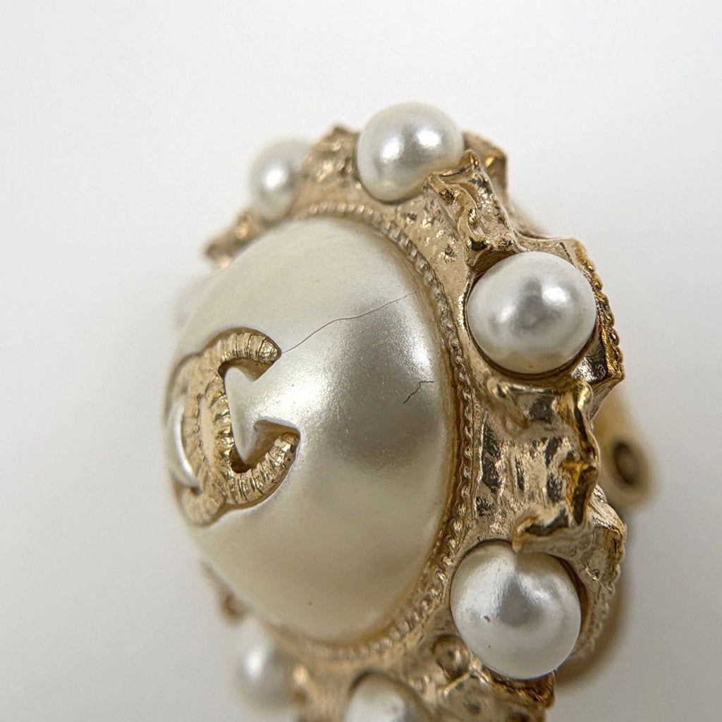 Chanel CC Logo Faux Pearl Earrings Round Gold Plated — view 4