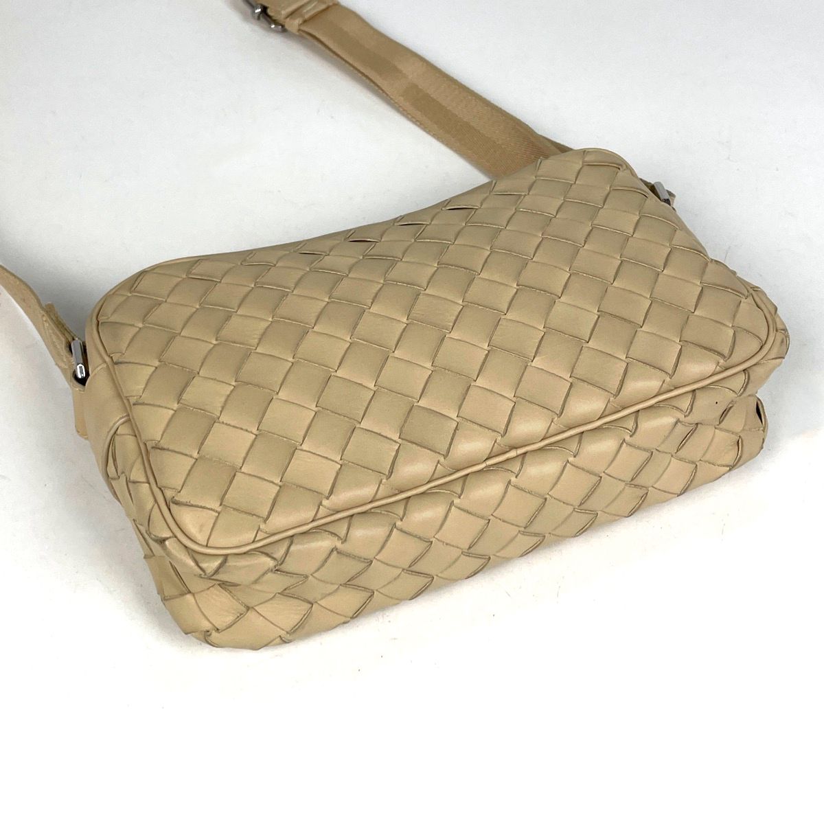 Bottega Veneta Intrecciato Shoulder Bag Leather Beige — view 2
