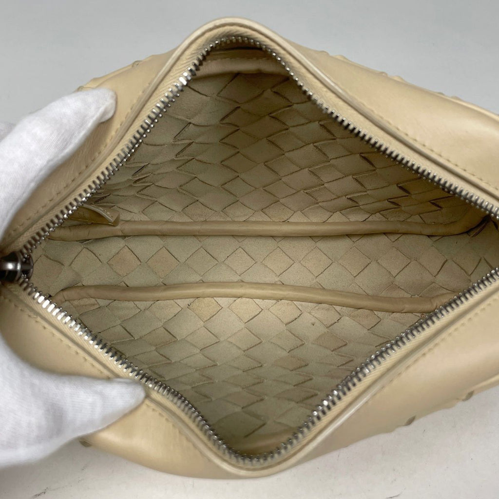 Bottega Veneta Intrecciato Shoulder Bag Leather Beige — view 7