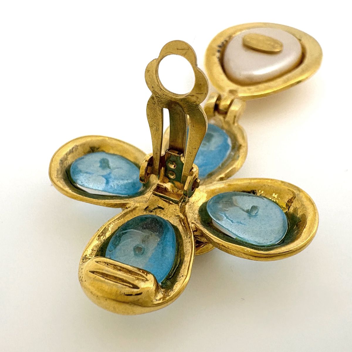 Chanel CC Logo Color Stone Earrings Faux Pearl Gripoix Swing Gold Plated Blue — view 3