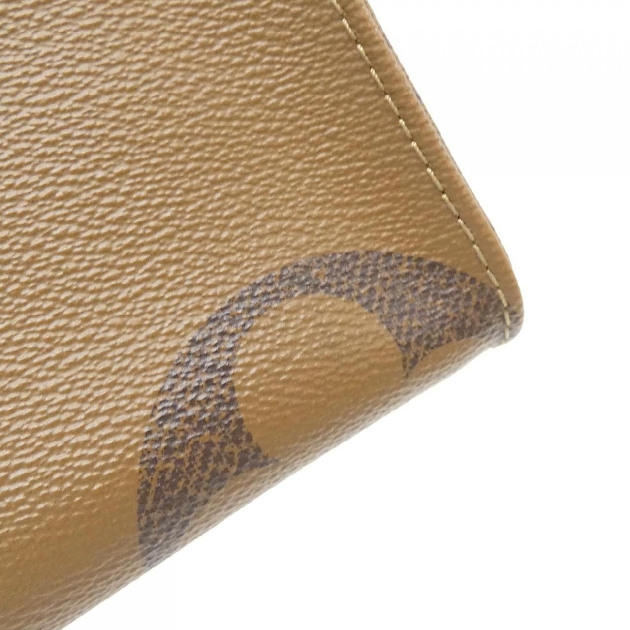 Louis Vuitton Monogram Giant On The Go MM — view 4