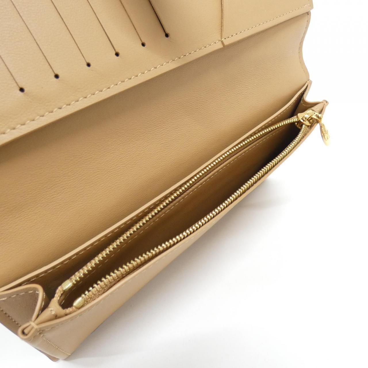 Louis Vuitton Taurillon LV Vertical Wallet — view 7