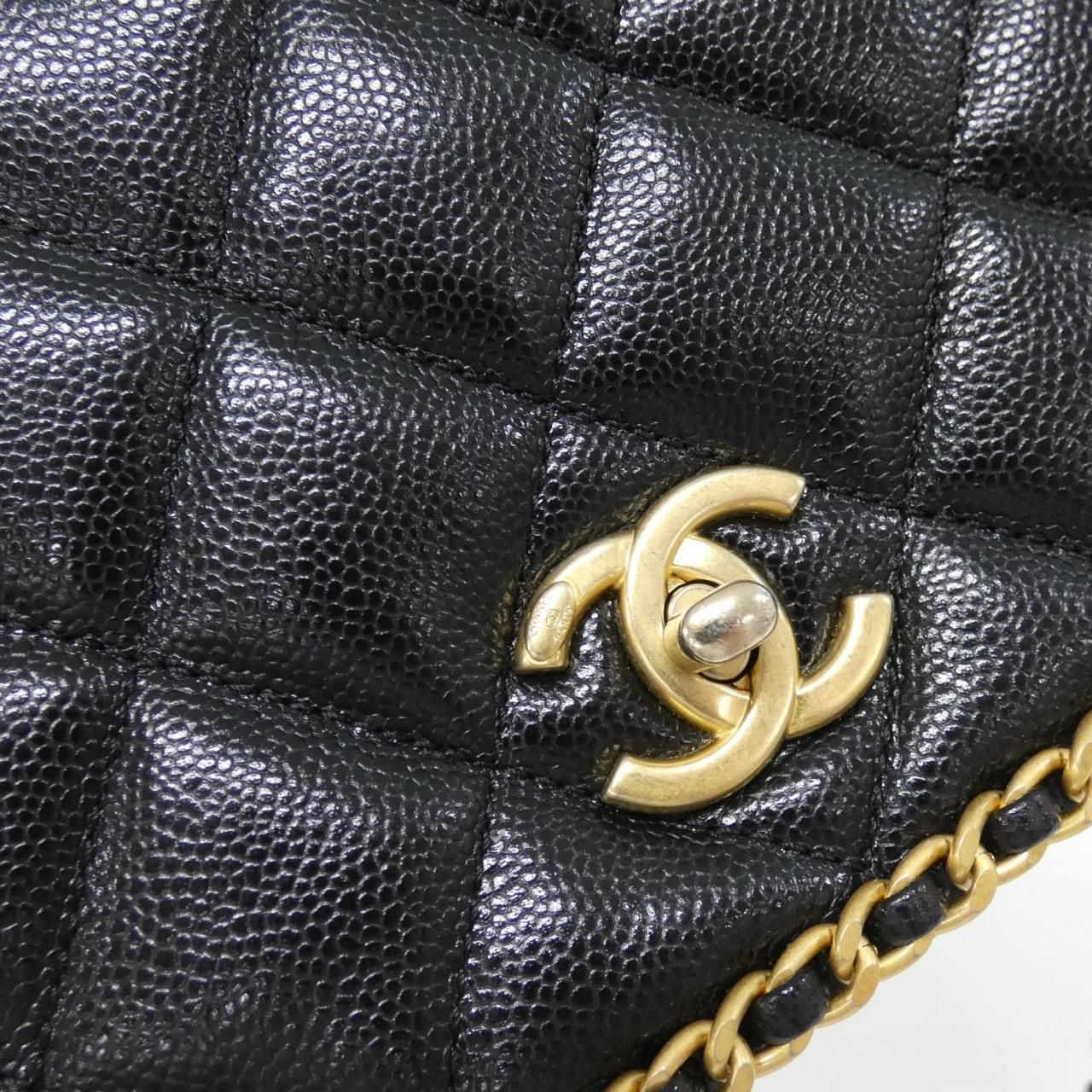 Chanel Shoulder Bag Black — view 5