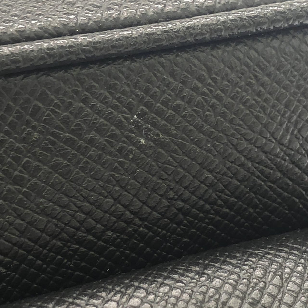 Louis Vuitton Taiga Llama Bum Bag Outdoor — view 4