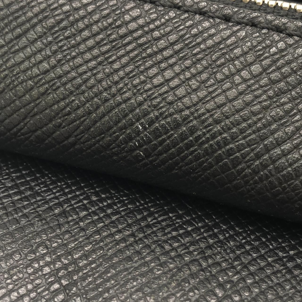 Louis Vuitton Taiga Llama Bum Bag Outdoor — view 5