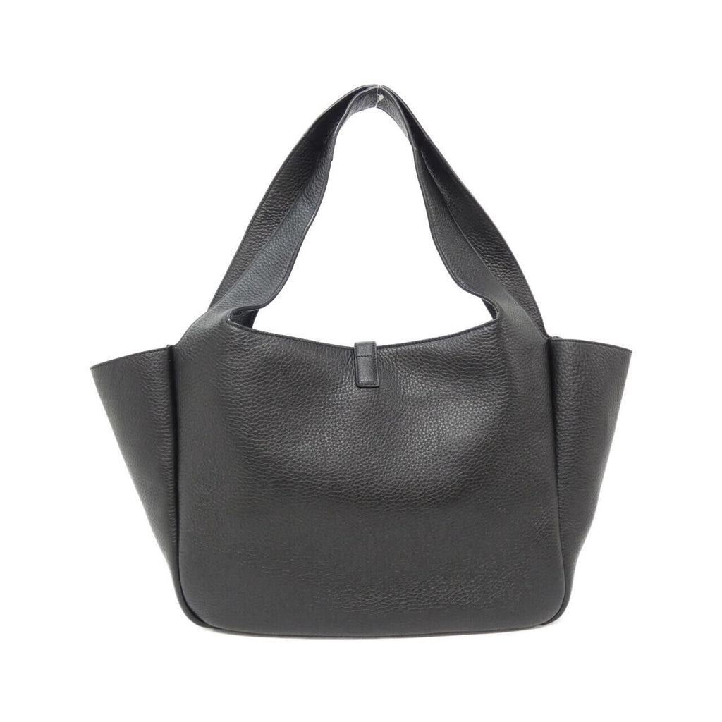 Saint Laurent le 5 a 7 Bea Aaduu — view 2