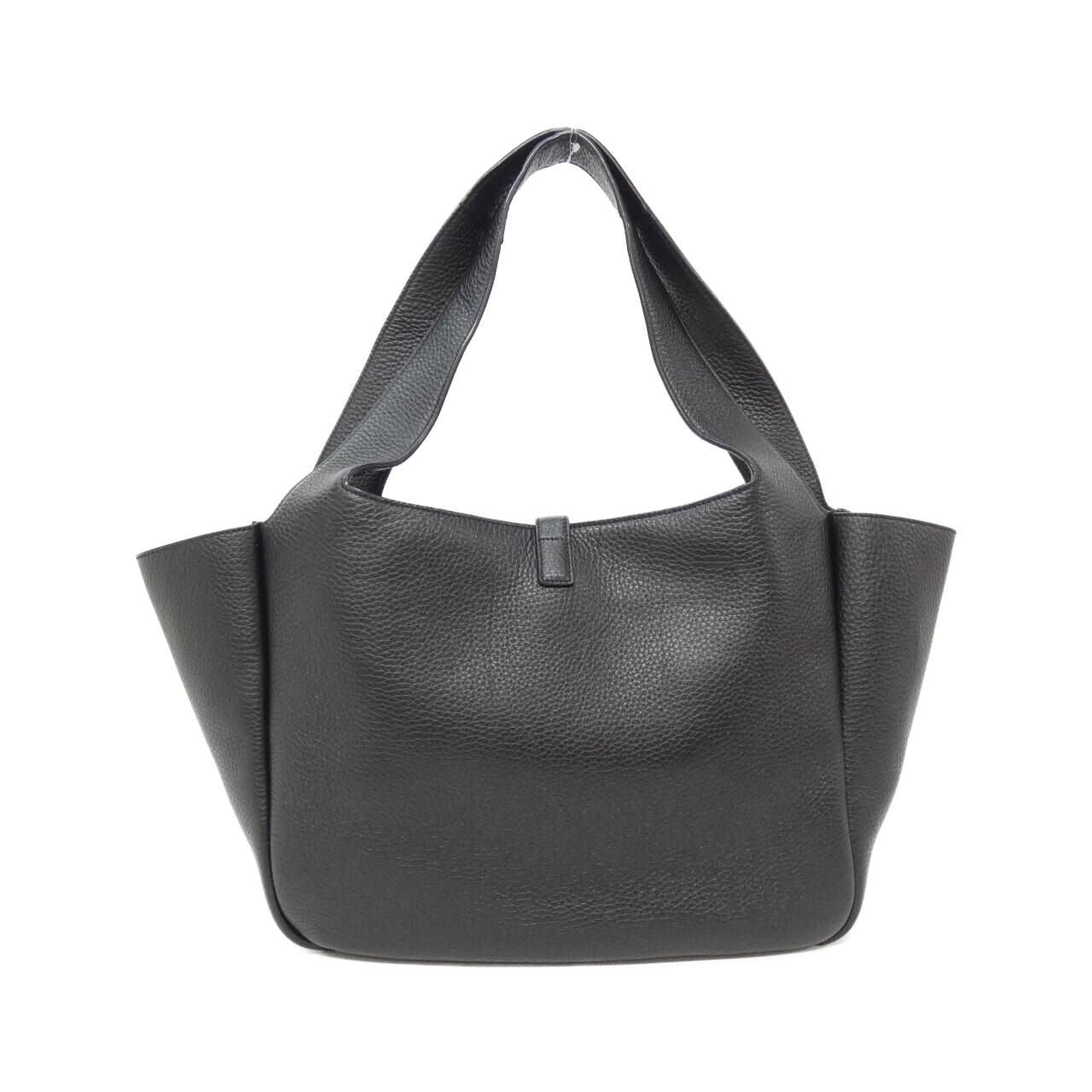 Saint Laurent le 5 a 7 Bea Aaduu — view 2