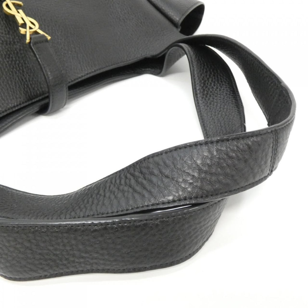 Saint Laurent le 5 a 7 Bea Aaduu — view 7