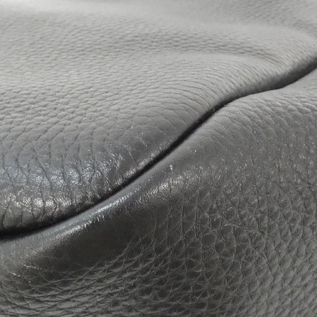 Saint Laurent le 5 a 7 Bea Aaduu — view 4