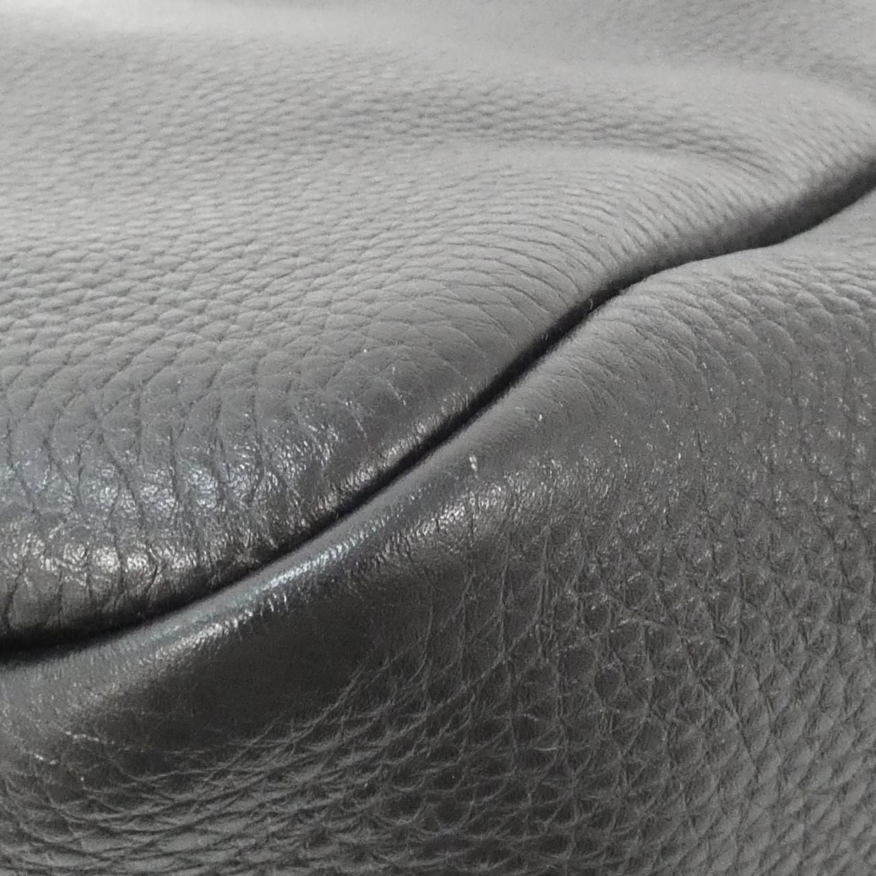Saint Laurent le 5 a 7 Bea Aaduu — view 4