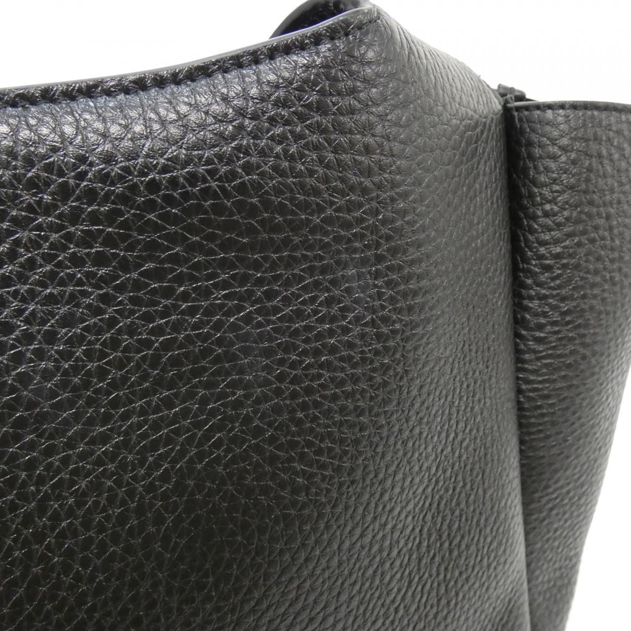 Saint Laurent le 5 a 7 Bea Aaduu — view 6