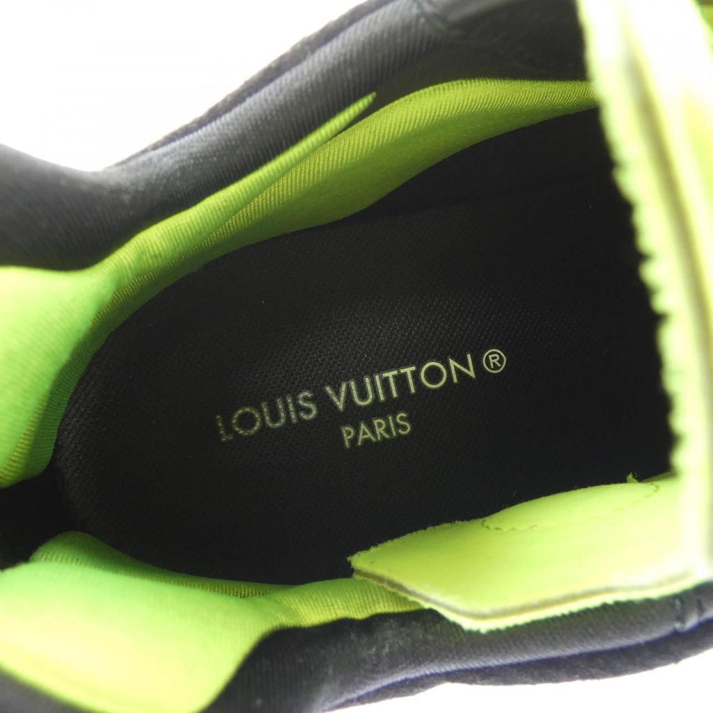 Louis Vuitton Run Sneakers — view 6