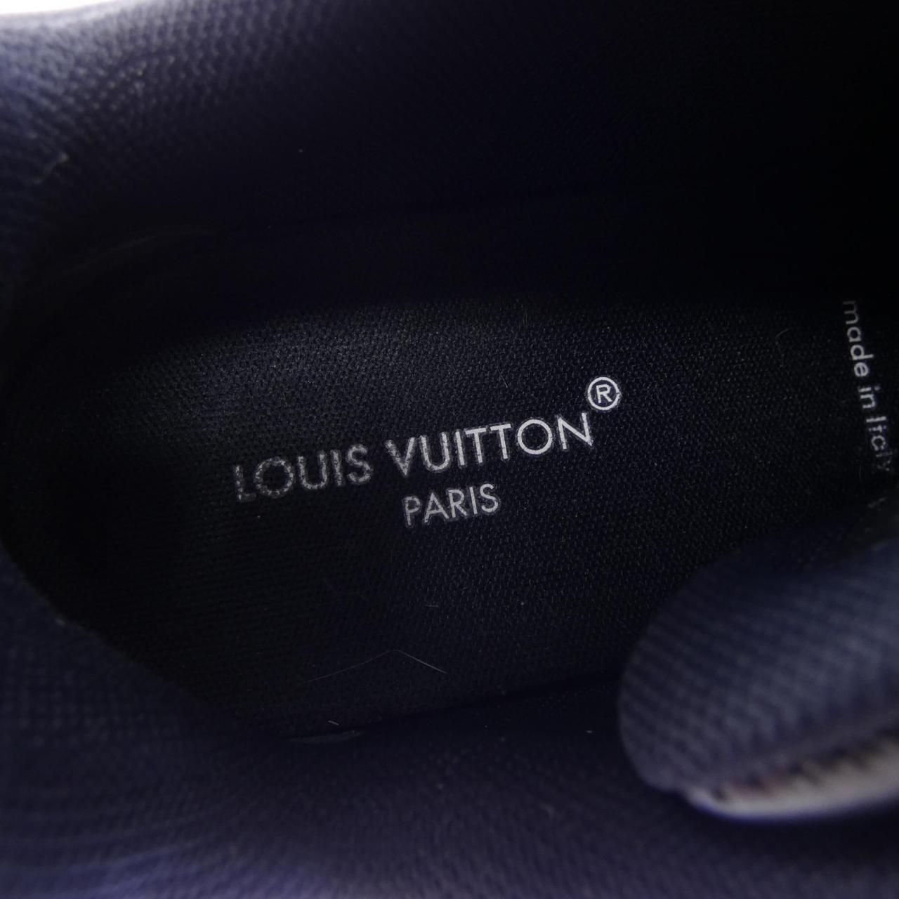 Louis Vuitton Neo Run Away Sneakers — view 6
