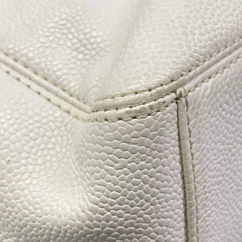 Chanel Handbag White CC Logo Wood Handle — view 6