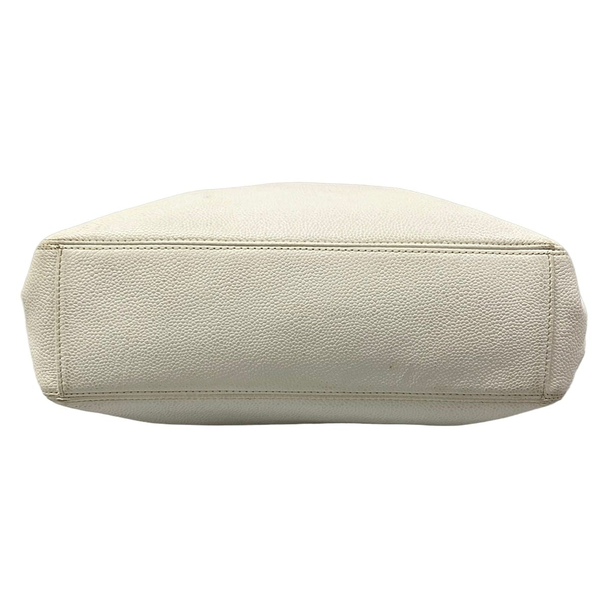 Chanel Handbag White CC Logo Wood Handle — view 5