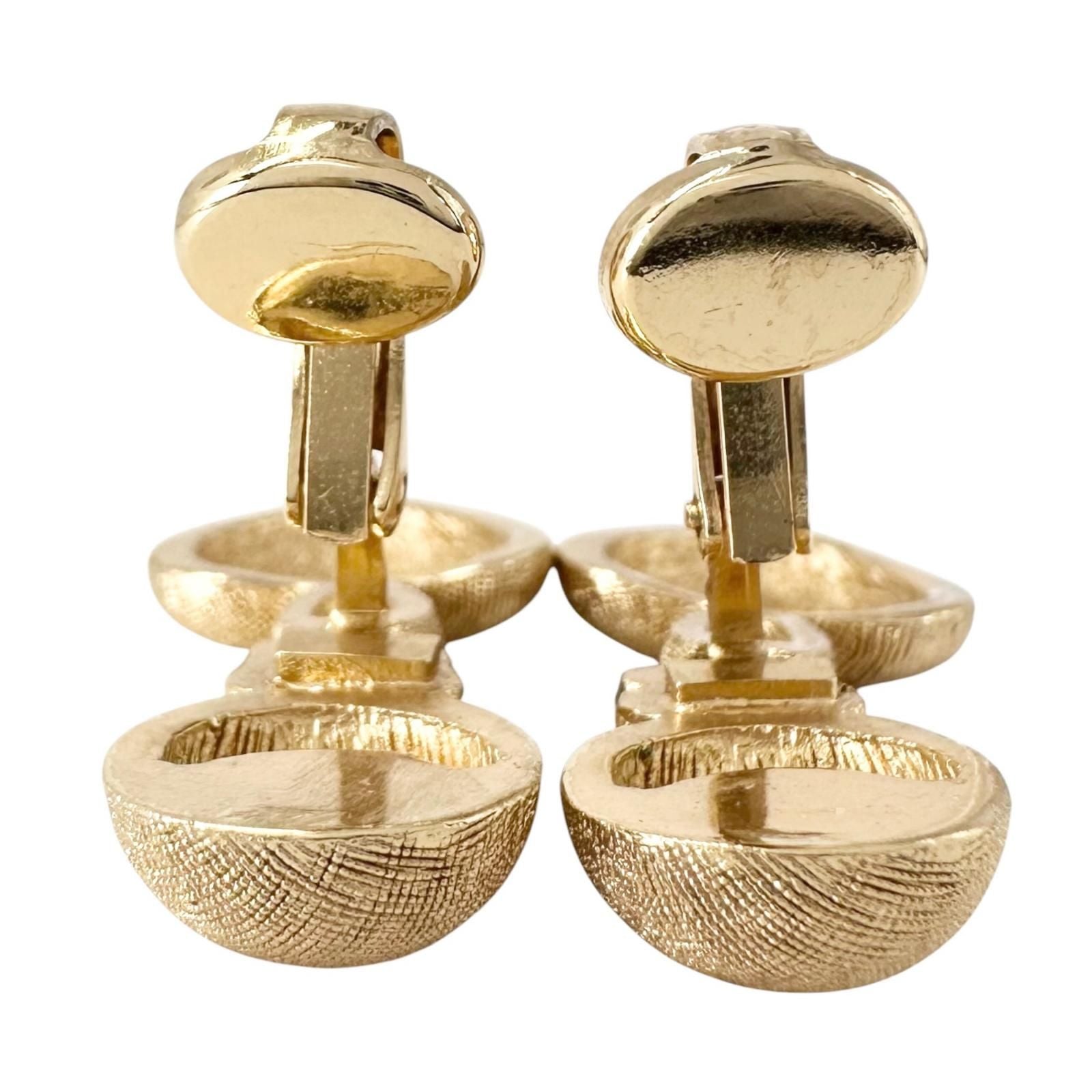 Dior Heart Motif Earrings Gold — view 4