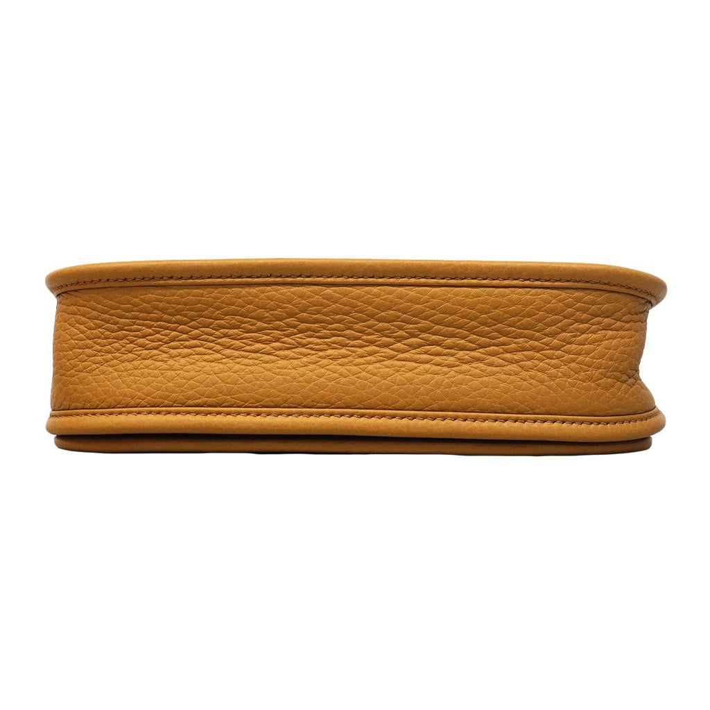Hermes Shoulder Bag Evelyne 23 Taurillon Clemence Biscuit Gold — view 3