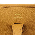 Hermes Shoulder Bag Evelyne 23 Taurillon Clemence Biscuit Gold — view 5