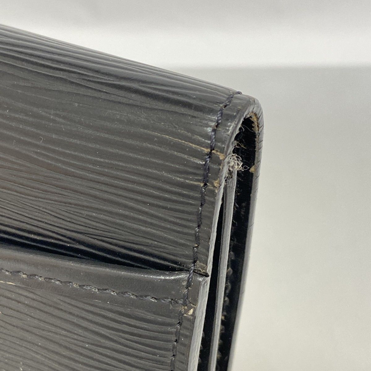 Louis Vuitton Clutch Epi Pochette Amberop Noir — view 7