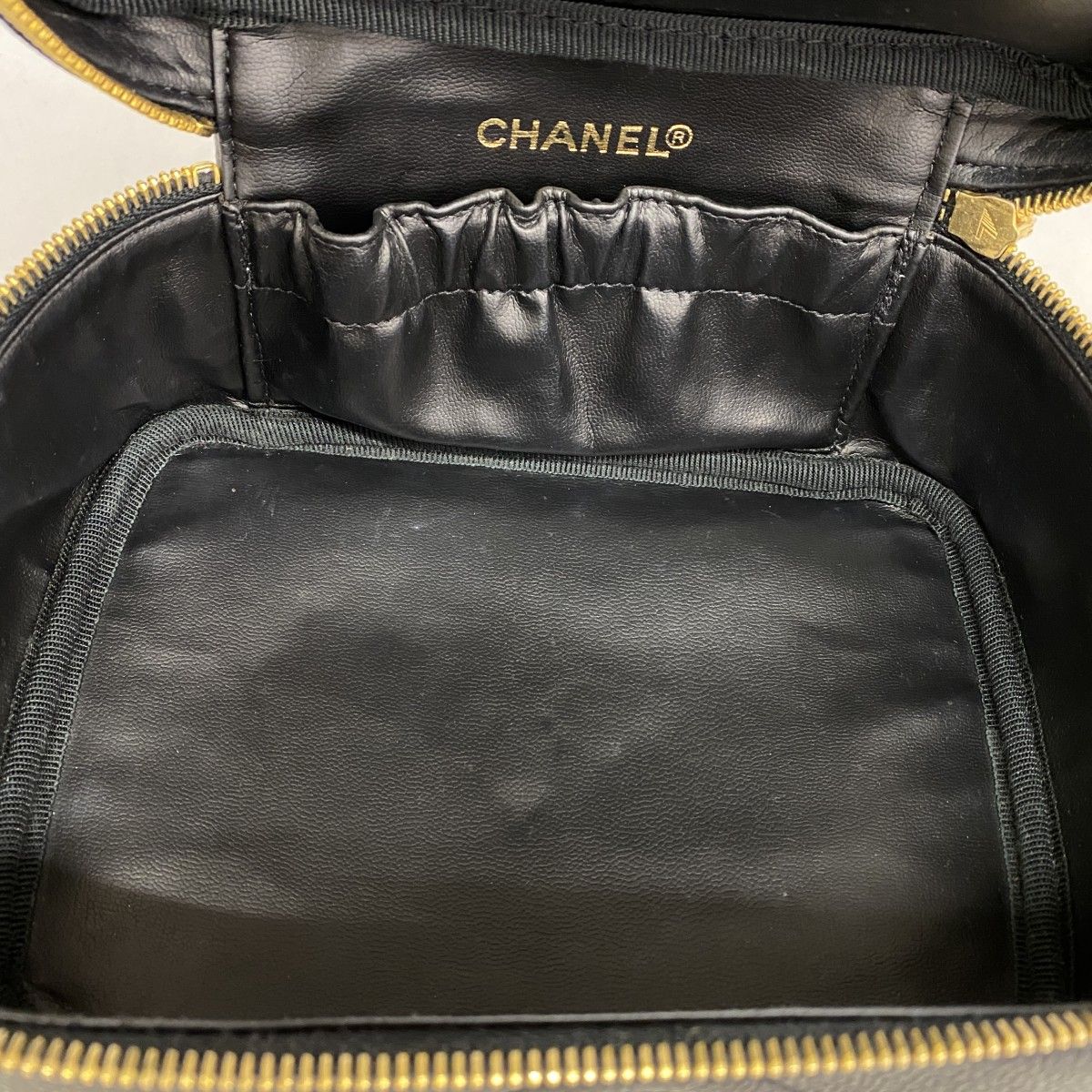 Chanel Vanity Bag Caviar Leather Black Gold — view 4