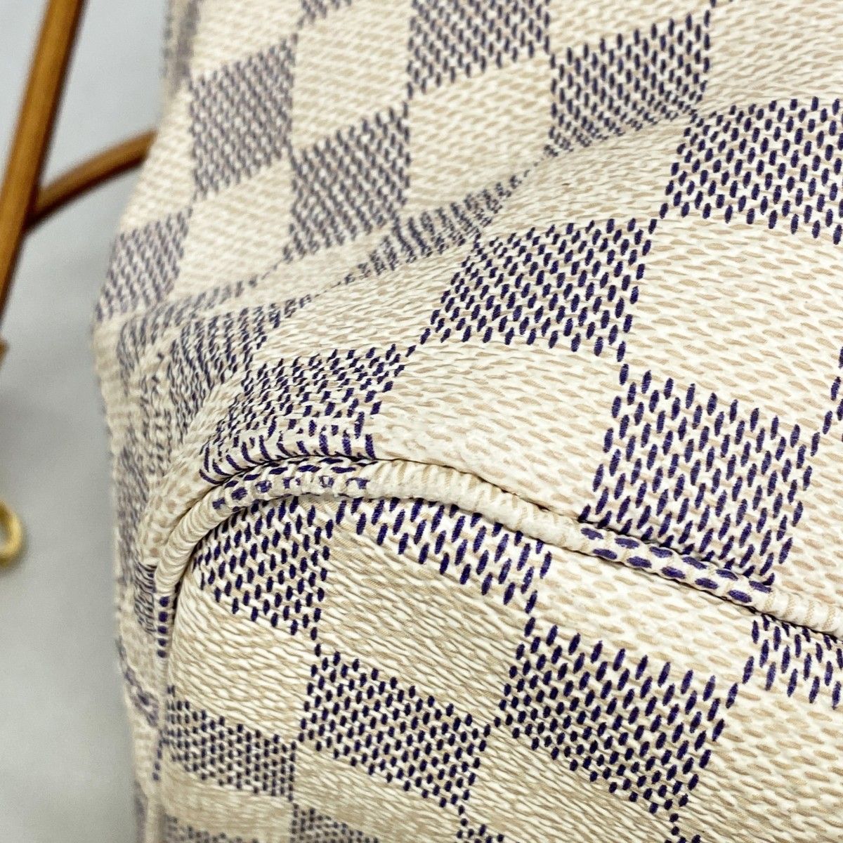 Louis Vuitton Tote Damier Azur Neverfull PM White — view 7