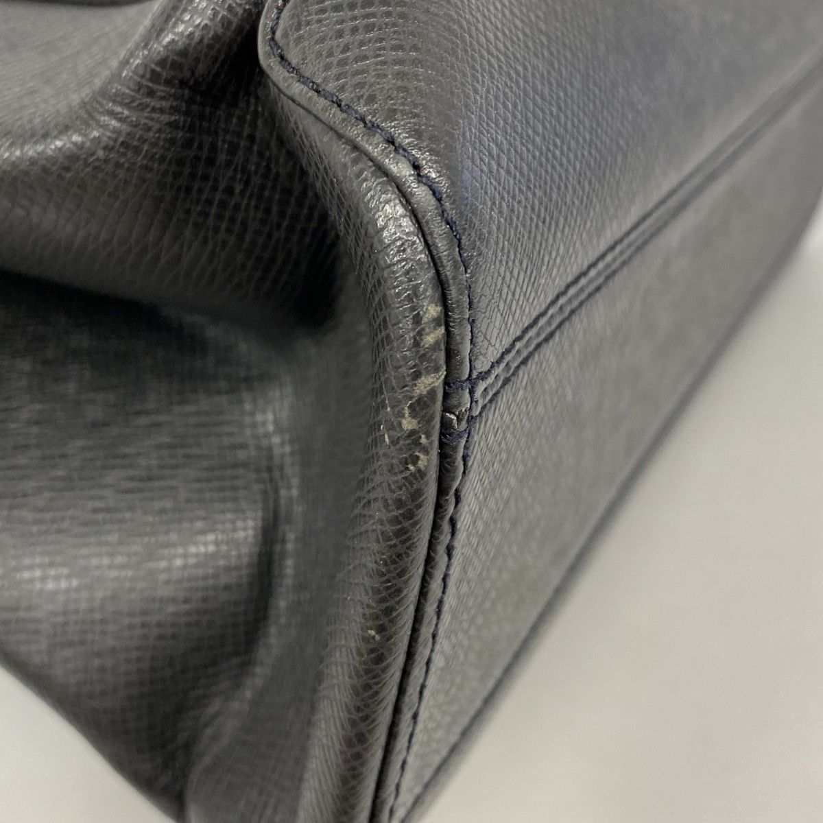 Louis Vuitton Tote Taiga Kasbek GM Ardoise — view 6