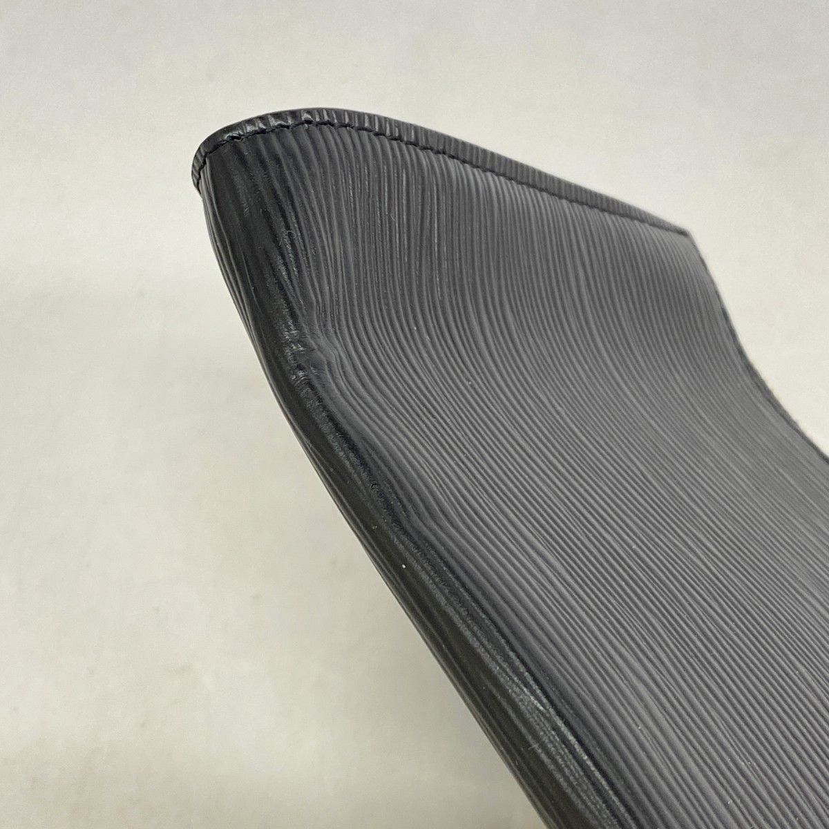 Louis Vuitton Pouch Epi Pochette Noir — view 7