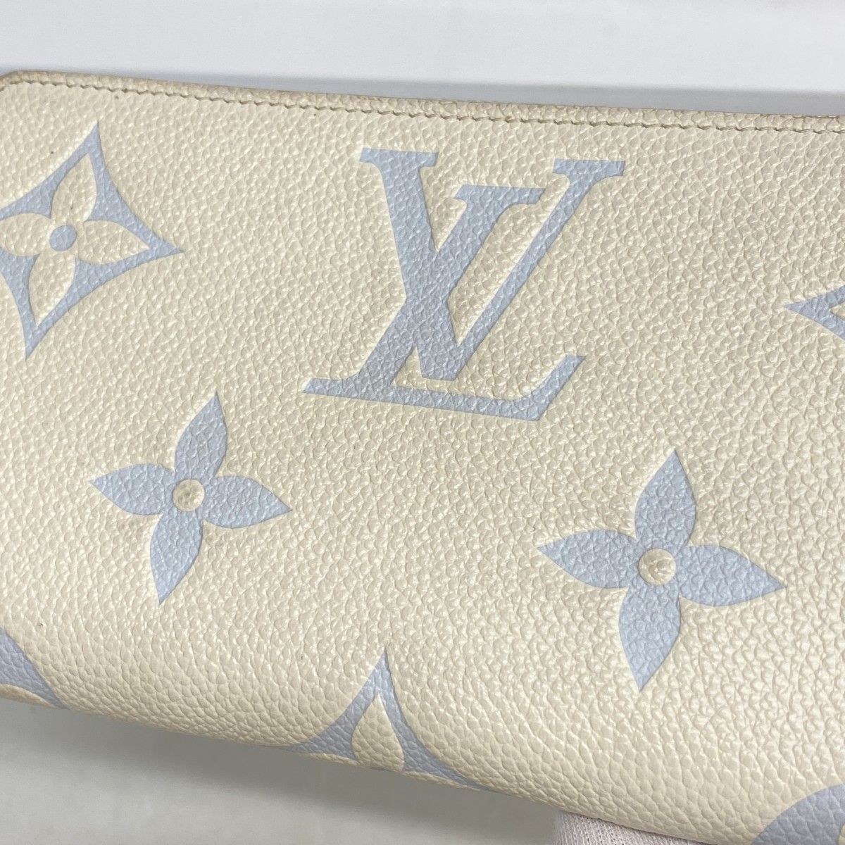 Louis Vuitton Wallet Monogram Empreinte Bicolor Zippy Latte White Candy Blue — view 7