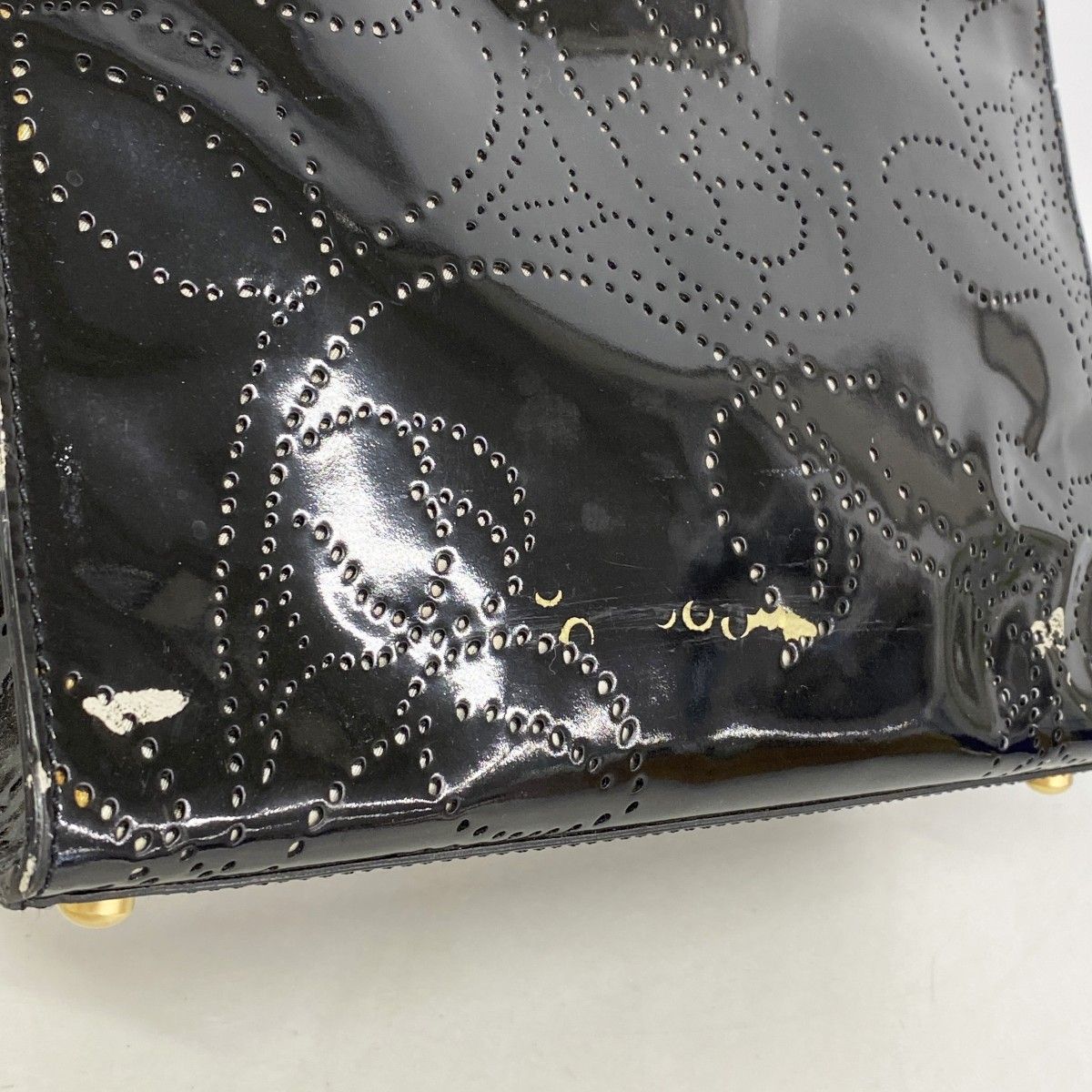 Chanel Handbag Camellia Patent Leather Black Gold — view 7