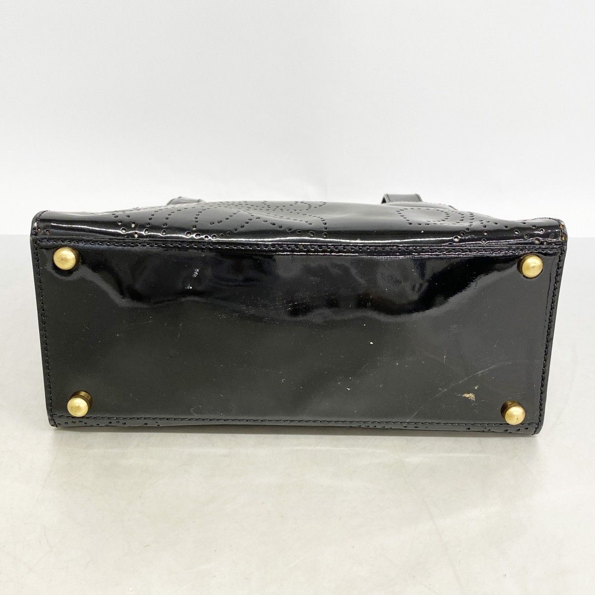 Chanel Handbag Camellia Patent Leather Black Gold — view 3