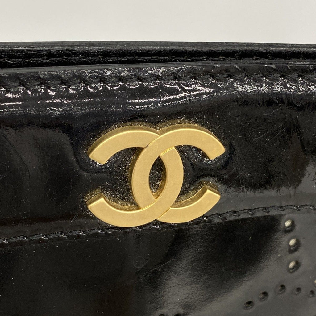 Chanel Handbag Camellia Patent Leather Black Gold — view 8