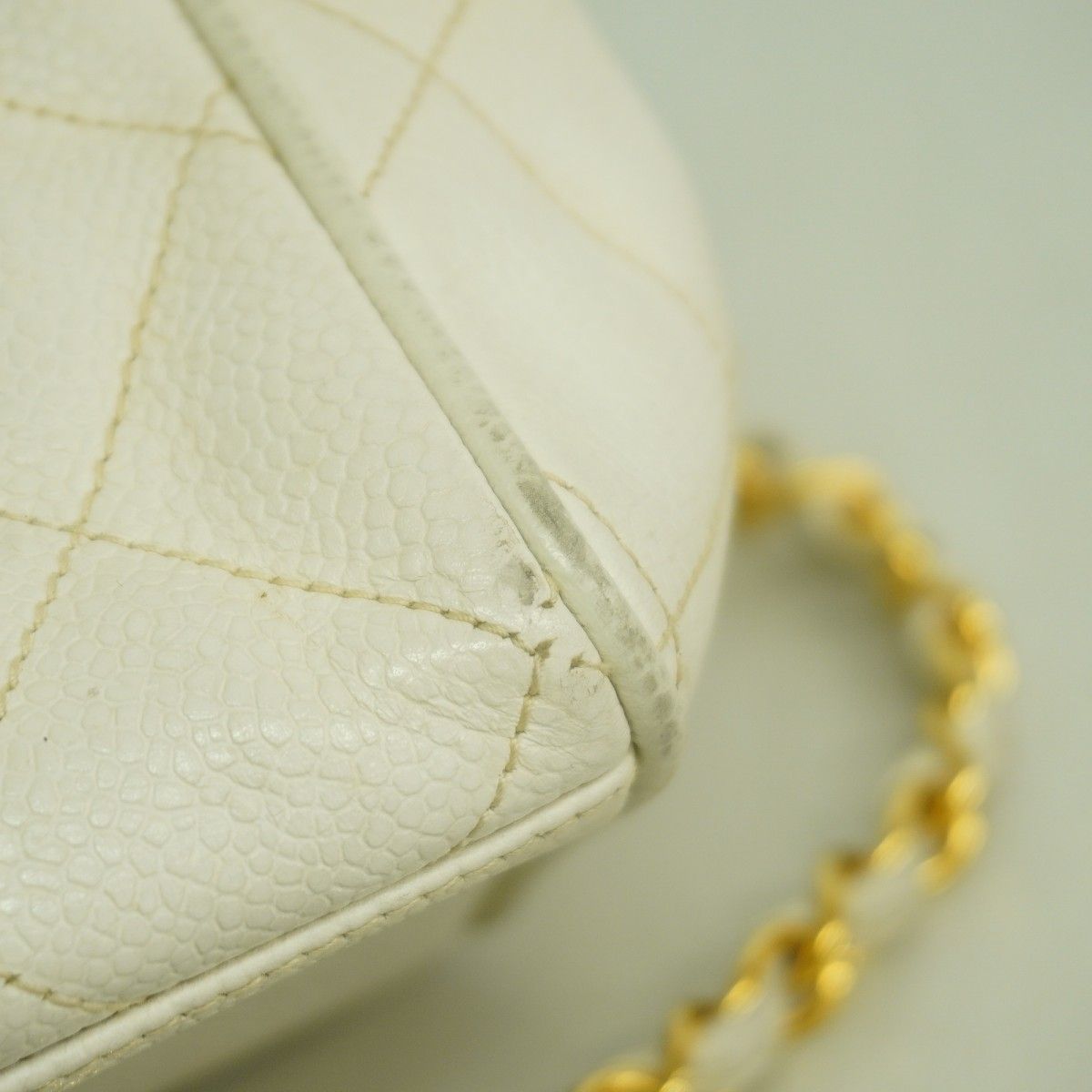 Chanel Shoulder Bag Quilted Caviar Leather White Gold — view 7