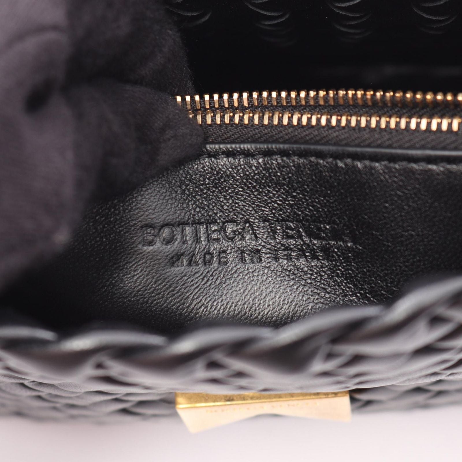 Bottega Veneta Shoulder Bag Intrecciato Small Cobble Black Leather — view 4