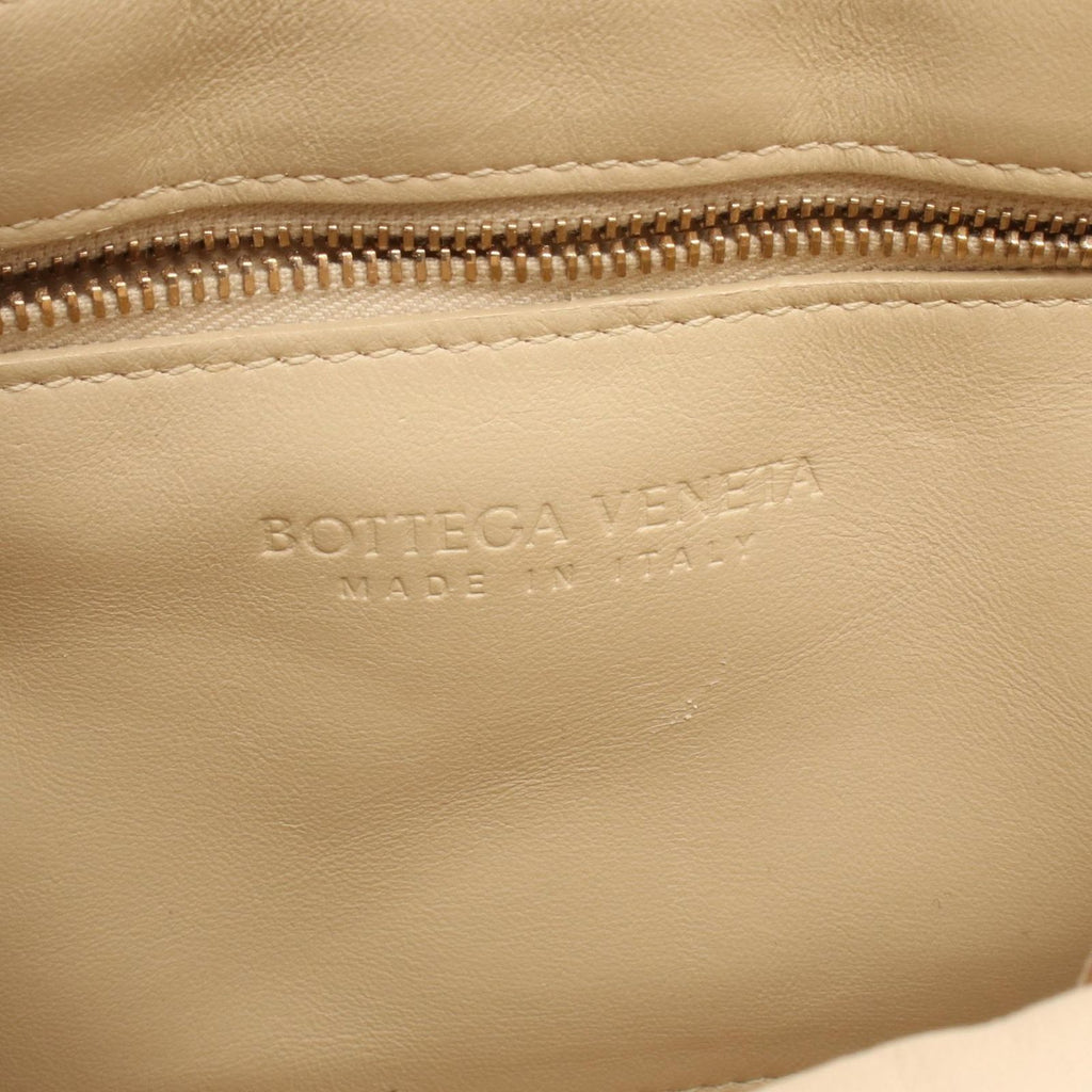 Bottega Veneta Shoulder Bag Padded Cassette Intrecciato Beige Leather Maxi — view 4
