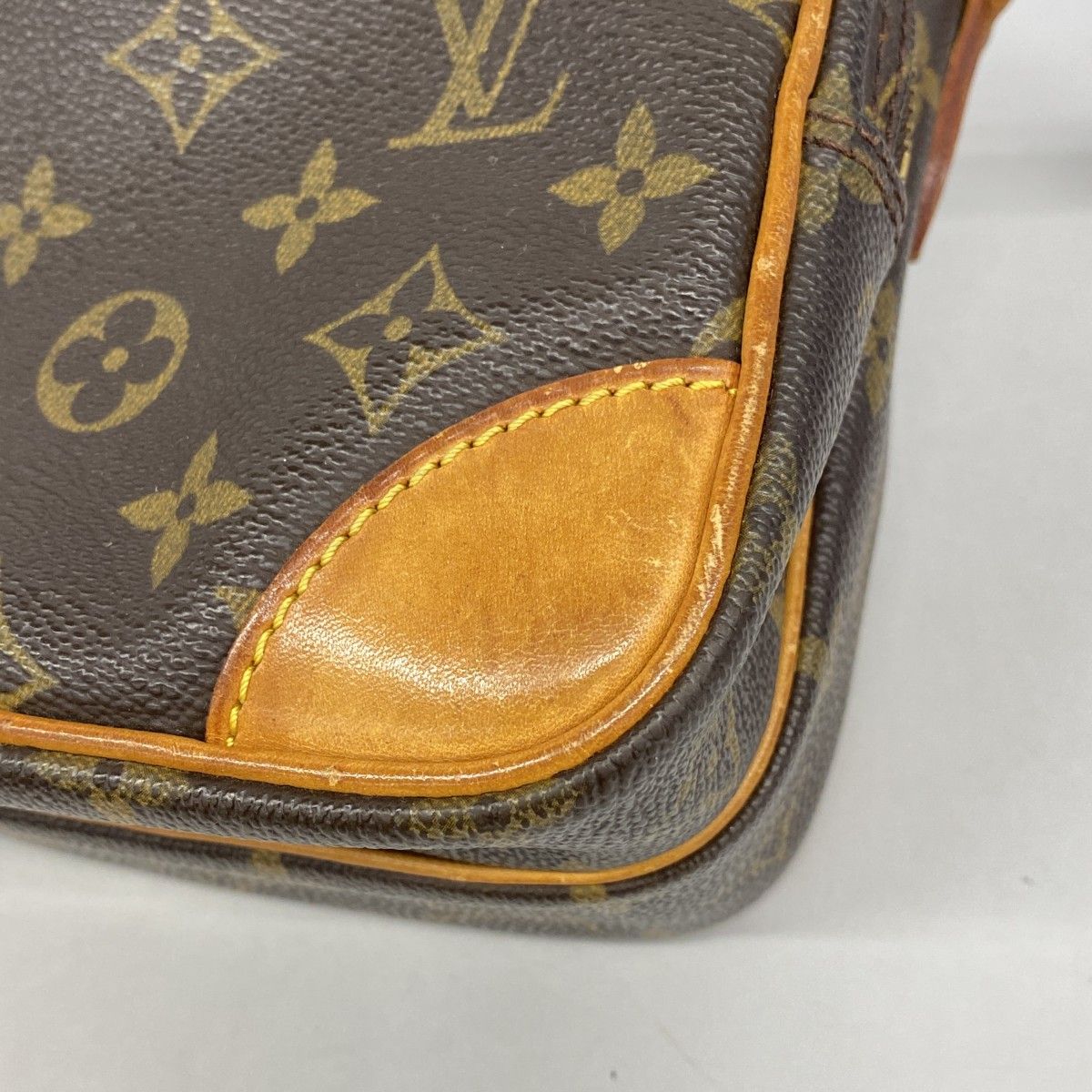 Louis Vuitton Shoulder Bag Monogram Amazon Brown — view 7