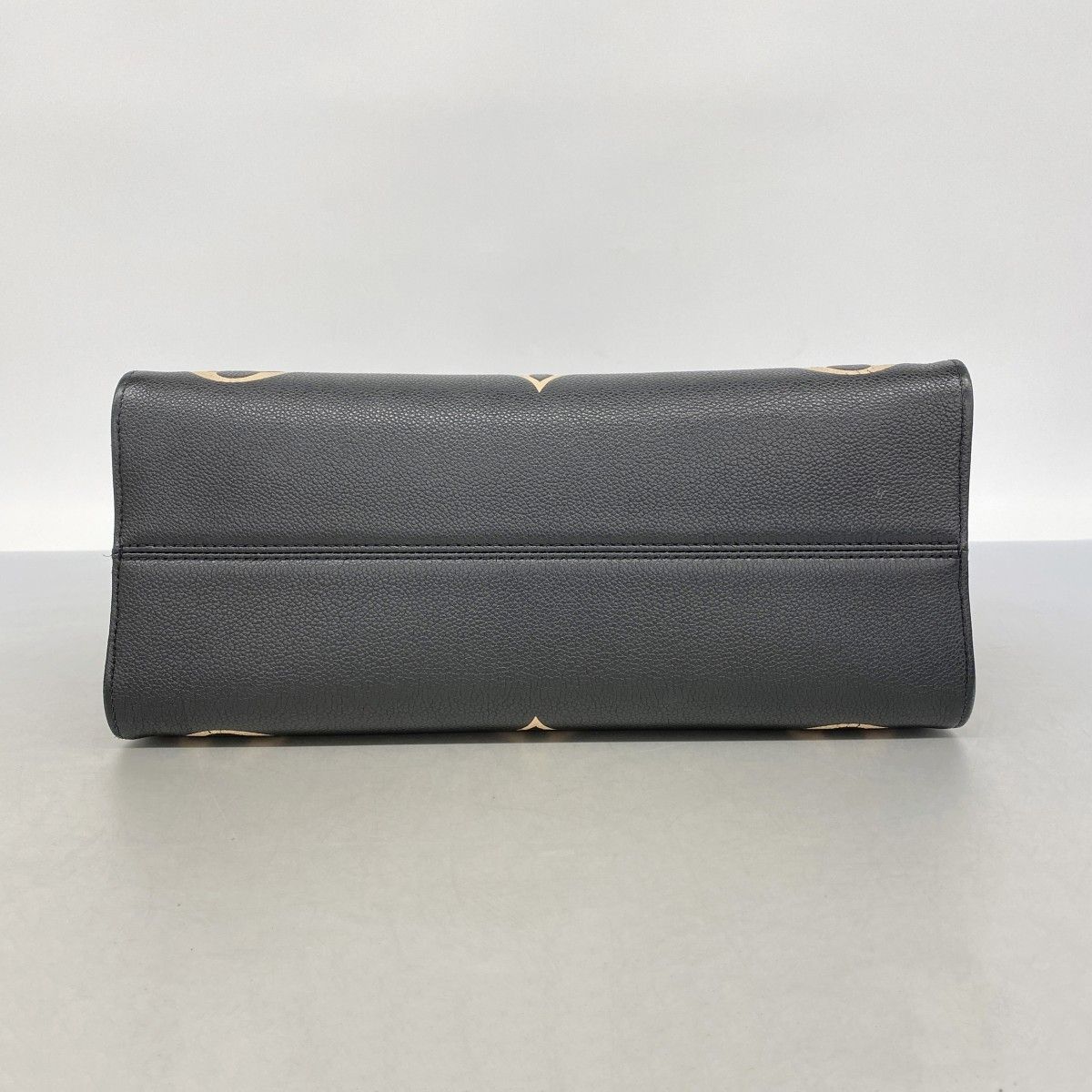 Louis Vuitton Tote Monogram Empreinte Bicolor On The Go MM Black Beige 2-Way — view 3