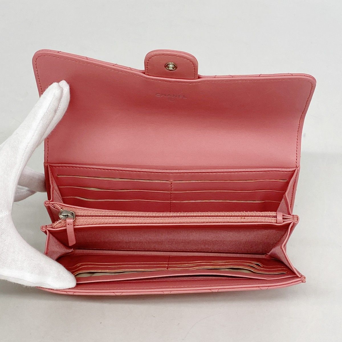 Chanel Wallet Quilted Lambskin Pink Silver — view 3