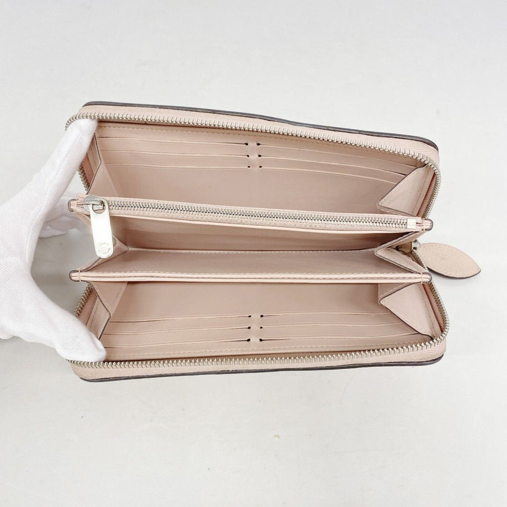 Louis Vuitton Wallet Mahina Zippy Magnolia — view 3