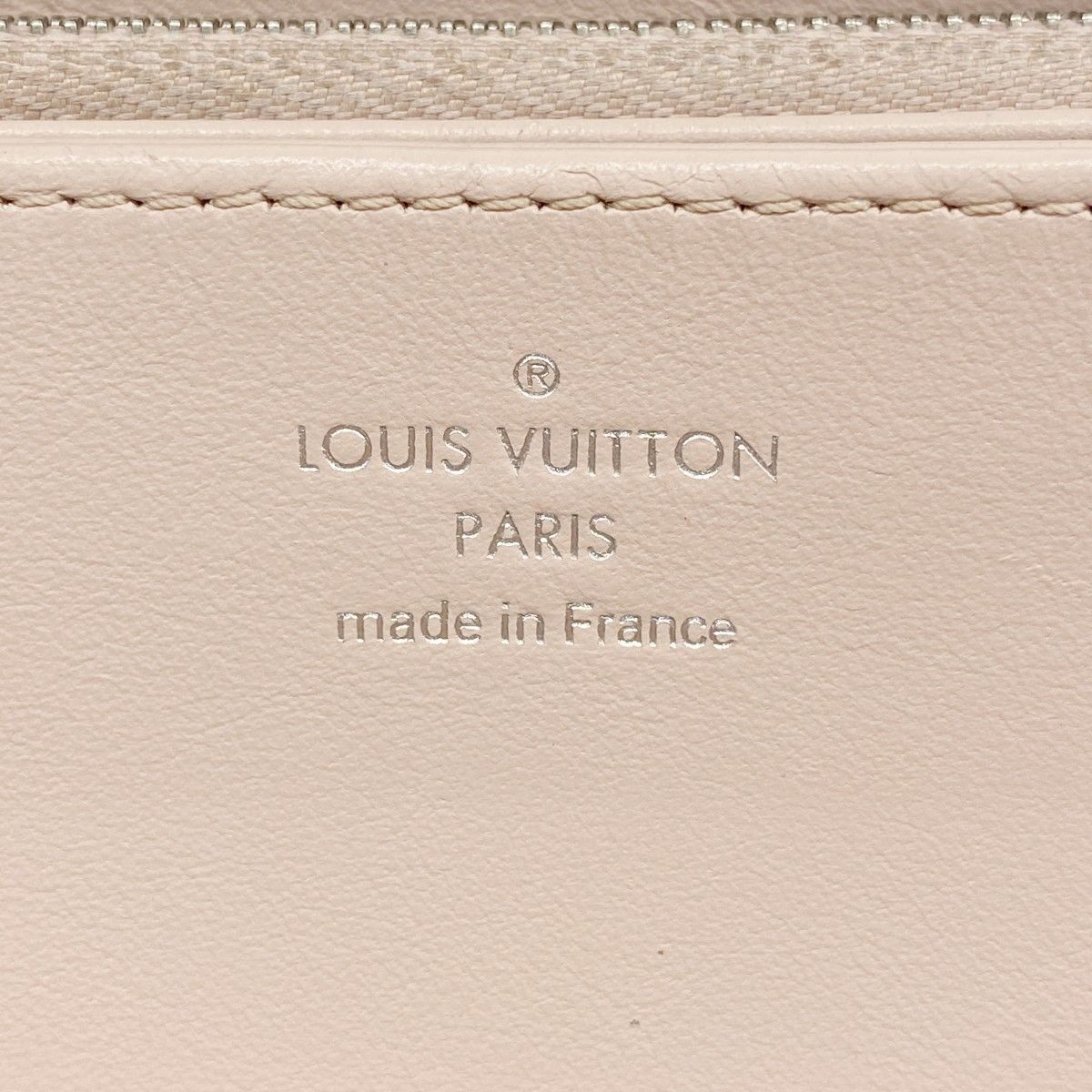 Louis Vuitton Wallet Mahina Zippy Magnolia — view 4
